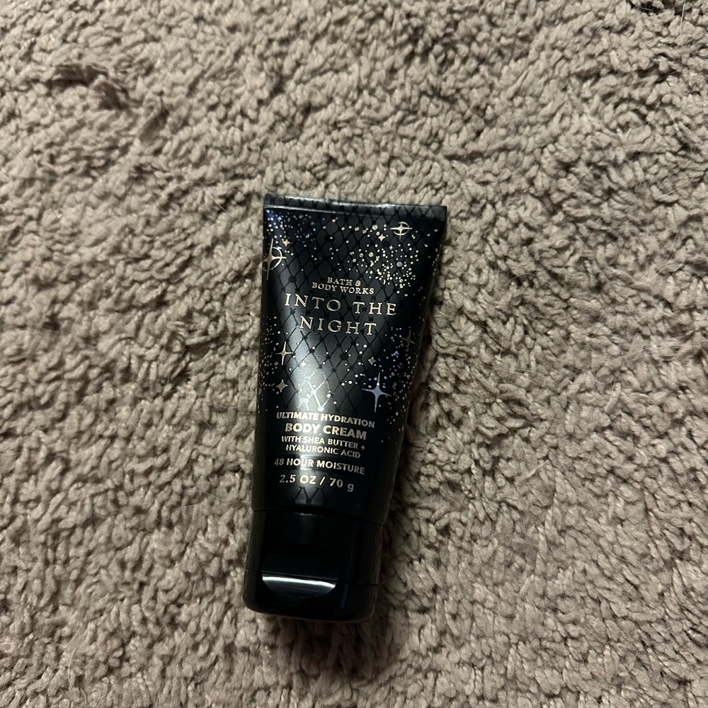 Bath & Body Works Into The Night Body Cream - Black with Gold Accents